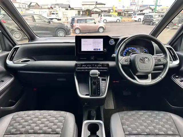トヨタ ヴォクシー ハイブリッド S－Z 宮城県 2023(令5)年 4.9万km ホワイトパールクリスタルシャイン 快適利便パッケージHigh/・ハンズフリーパワースライドドア（運転席側/助手席側）/・パワーバックドア/・ナノイーX/・ステアリングヒーター/・シートヒーター（2列目左右）/・オットマン（2列目左右）/・角度調整付アームレスト（2列目左右）/ブラインドスポットモニター/＋安心降車アシスト/＋アドバンストドライブ/＋緊急時操舵支援/＋フロントクロストラフィックアラート/＋レーンチェンジアシスト/＋パーキングサポートブレーキ/ドライビングサポートパッケージ/・カラーヘッドアップディスプレイ/・デジタルインナーミラー/＝＝＝/セーフティセンス/・プリクラッシュセーフティ/・レーントレーシングアシスト/・レーダークルーズコントロール/・オートマチックハイビーム/・ロードサインアシスト/・ドライバー異常時対応システム/・プロアクティブドライビングアシスト/・発進遅れ告知機能/パーキングサポートブレーキ/8インチディスプレイオーディオ/バックカメラ/ETC/ドライブレコーダー/AC100V/1500W/シートヒーター