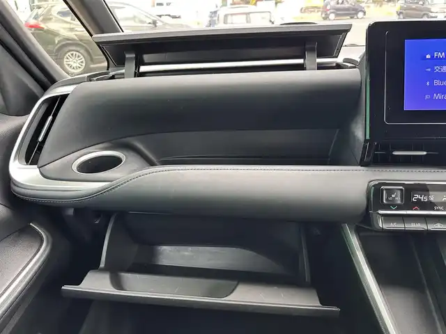 トヨタ ヴォクシー ハイブリッド S－Z 宮城県 2023(令5)年 4.9万km ホワイトパールクリスタルシャイン 快適利便パッケージHigh/・ハンズフリーパワースライドドア（運転席側/助手席側）/・パワーバックドア/・ナノイーX/・ステアリングヒーター/・シートヒーター（2列目左右）/・オットマン（2列目左右）/・角度調整付アームレスト（2列目左右）/ブラインドスポットモニター/＋安心降車アシスト/＋アドバンストドライブ/＋緊急時操舵支援/＋フロントクロストラフィックアラート/＋レーンチェンジアシスト/＋パーキングサポートブレーキ/ドライビングサポートパッケージ/・カラーヘッドアップディスプレイ/・デジタルインナーミラー/＝＝＝/セーフティセンス/・プリクラッシュセーフティ/・レーントレーシングアシスト/・レーダークルーズコントロール/・オートマチックハイビーム/・ロードサインアシスト/・ドライバー異常時対応システム/・プロアクティブドライビングアシスト/・発進遅れ告知機能/パーキングサポートブレーキ/8インチディスプレイオーディオ/バックカメラ/ETC/ドライブレコーダー/AC100V/1500W/シートヒーター