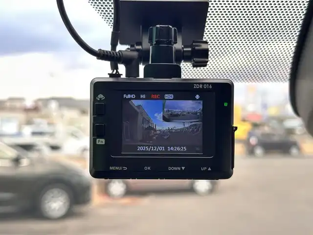 トヨタ ヴォクシー ハイブリッド S－Z 宮城県 2023(令5)年 4.9万km ホワイトパールクリスタルシャイン 快適利便パッケージHigh/・ハンズフリーパワースライドドア（運転席側/助手席側）/・パワーバックドア/・ナノイーX/・ステアリングヒーター/・シートヒーター（2列目左右）/・オットマン（2列目左右）/・角度調整付アームレスト（2列目左右）/ブラインドスポットモニター/＋安心降車アシスト/＋アドバンストドライブ/＋緊急時操舵支援/＋フロントクロストラフィックアラート/＋レーンチェンジアシスト/＋パーキングサポートブレーキ/ドライビングサポートパッケージ/・カラーヘッドアップディスプレイ/・デジタルインナーミラー/＝＝＝/セーフティセンス/・プリクラッシュセーフティ/・レーントレーシングアシスト/・レーダークルーズコントロール/・オートマチックハイビーム/・ロードサインアシスト/・ドライバー異常時対応システム/・プロアクティブドライビングアシスト/・発進遅れ告知機能/パーキングサポートブレーキ/8インチディスプレイオーディオ/バックカメラ/ETC/ドライブレコーダー/AC100V/1500W/シートヒーター