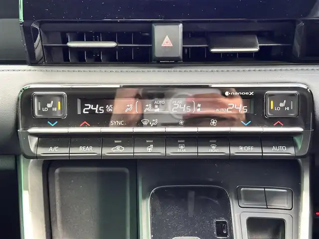 トヨタ ヴォクシー ハイブリッド S－Z 宮城県 2023(令5)年 4.9万km ホワイトパールクリスタルシャイン 快適利便パッケージHigh/・ハンズフリーパワースライドドア（運転席側/助手席側）/・パワーバックドア/・ナノイーX/・ステアリングヒーター/・シートヒーター（2列目左右）/・オットマン（2列目左右）/・角度調整付アームレスト（2列目左右）/ブラインドスポットモニター/＋安心降車アシスト/＋アドバンストドライブ/＋緊急時操舵支援/＋フロントクロストラフィックアラート/＋レーンチェンジアシスト/＋パーキングサポートブレーキ/ドライビングサポートパッケージ/・カラーヘッドアップディスプレイ/・デジタルインナーミラー/＝＝＝/セーフティセンス/・プリクラッシュセーフティ/・レーントレーシングアシスト/・レーダークルーズコントロール/・オートマチックハイビーム/・ロードサインアシスト/・ドライバー異常時対応システム/・プロアクティブドライビングアシスト/・発進遅れ告知機能/パーキングサポートブレーキ/8インチディスプレイオーディオ/バックカメラ/ETC/ドライブレコーダー/AC100V/1500W/シートヒーター