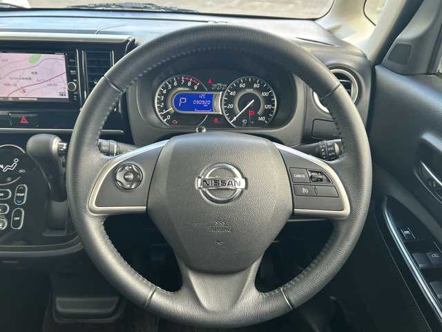 日産 デイズ ルークス ハイウェイスター Gターボ 福岡県 2018(平30)年 9.1万km スパークリングレッドM 純正7インチナビ/（TV/Bluetooth/AM/FM/SD/CD/DVD）/アラウンドビューモニター/両側パワースライドドア/純正15インチアルミホイール/純正フロアマット/オートライト/オートハイビーム/LEDヘッドライト/フォグランプ/衝突軽減ブレーキ/プッシュスタート/スマートキー/スペアキー