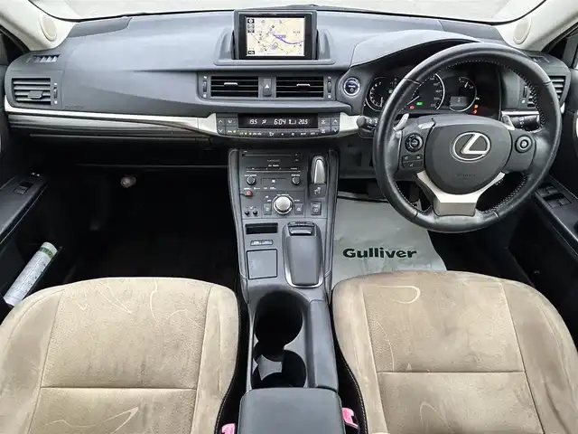 レクサス ＣＴ 200h バージョンC 兵庫県 2015(平27)年 5.5万km ソニッククォーツ ワンオーナー/純正SDナビ/フルセグTV/【CD/DVD/SD/Bluetooth/USB/AUX】/バックカメラ/ビルトインETC/ドライブレコーダー/パドルシフト/オートライト/D/N席パワーシート/D/N席シートヒーター/205/55R16インチ純正AW/プッシュスタート/スマートキー/スペアキー/純正フロアマット
