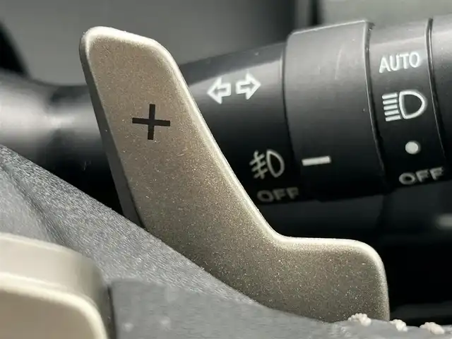 レクサス ＣＴ 200h バージョンC 兵庫県 2015(平27)年 5.5万km ソニッククォーツ ワンオーナー/純正SDナビ/フルセグTV/【CD/DVD/SD/Bluetooth/USB/AUX】/バックカメラ/ビルトインETC/ドライブレコーダー/パドルシフト/オートライト/D/N席パワーシート/D/N席シートヒーター/205/55R16インチ純正AW/プッシュスタート/スマートキー/スペアキー/純正フロアマット