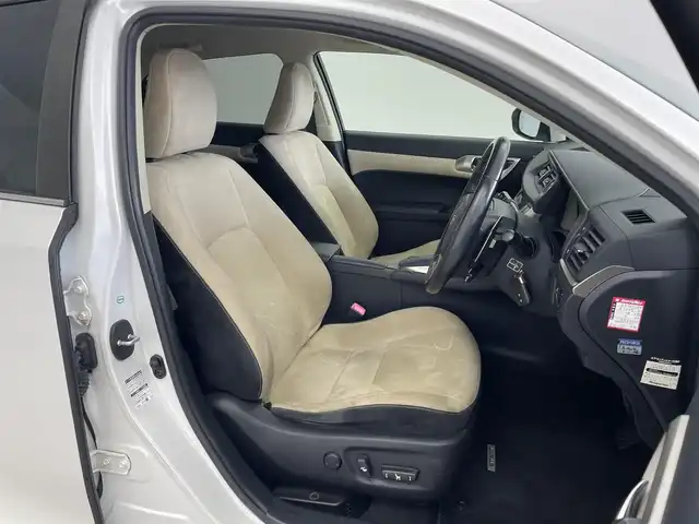 レクサス ＣＴ 200h バージョンC 埼玉県 2015(平27)年 5.5万km ソニッククォーツ 純正SDナビ/フルセグTV/【CD/DVD/SD/Bluetooth/USB/AUX】/バックカメラ/ビルトインETC/ドライブレコーダー/パドルシフト/オートライト/D/N席パワーシート/D/N席シートヒーター/205/55R16インチ純正AW/プッシュスタート/スマートキー/スペアキー/純正フロアマット