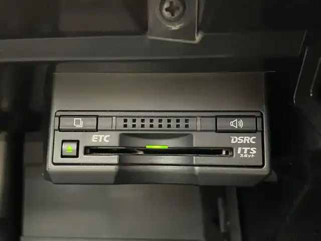 レクサス ＣＴ 200h バージョンC 埼玉県 2015(平27)年 5.5万km ソニッククォーツ 純正SDナビ/フルセグTV/【CD/DVD/SD/Bluetooth/USB/AUX】/バックカメラ/ビルトインETC/ドライブレコーダー/パドルシフト/オートライト/D/N席パワーシート/D/N席シートヒーター/205/55R16インチ純正AW/プッシュスタート/スマートキー/スペアキー/純正フロアマット