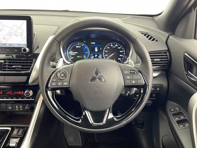 三菱 エクリプス クロス ＰＨＥＶ P 秋田県 2024(令6)年 0.4万km アメジストブラック 4WD/三菱e-Assist/純正メモリナビ/　（AM/FM/BT/TV）/全方位カメラ/パドルシフト/レーダークルーズコントロール/ヘッドアップディスプレイ（HUD）/純正前後ドライブレコーダー/前後コーナーセンサー/電動リアゲート/運転席パワーシート/全席シートヒーター/ステアリングヒーター/プッシュスタート/ETC/LEDヘッドライト/オートライト/スマートキー/スペアキー
