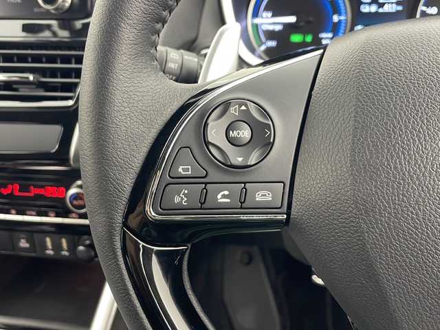三菱 エクリプス クロス ＰＨＥＶ P 秋田県 2024(令6)年 0.4万km アメジストブラック 4WD/三菱e-Assist/純正メモリナビ/　（AM/FM/BT/TV）/全方位カメラ/パドルシフト/レーダークルーズコントロール/ヘッドアップディスプレイ（HUD）/純正前後ドライブレコーダー/前後コーナーセンサー/電動リアゲート/運転席パワーシート/全席シートヒーター/ステアリングヒーター/プッシュスタート/ETC/LEDヘッドライト/オートライト/スマートキー/スペアキー