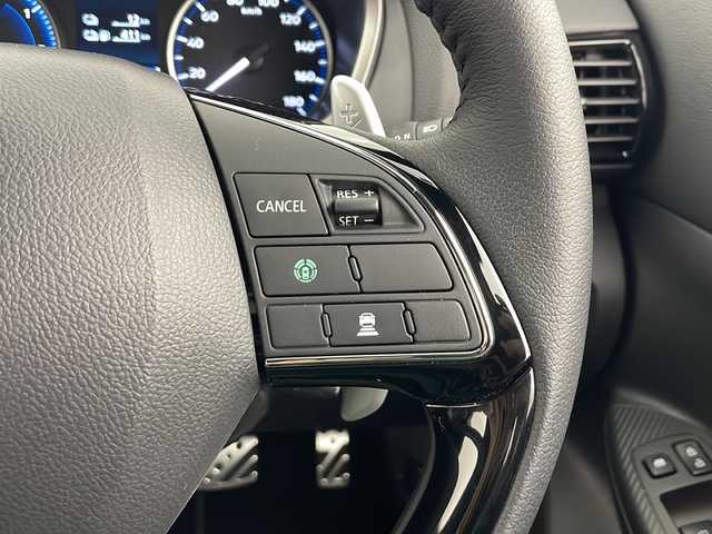 三菱 エクリプス クロス ＰＨＥＶ P 秋田県 2024(令6)年 0.4万km アメジストブラック 4WD/三菱e-Assist/純正メモリナビ/　（AM/FM/BT/TV）/全方位カメラ/パドルシフト/レーダークルーズコントロール/ヘッドアップディスプレイ（HUD）/純正前後ドライブレコーダー/前後コーナーセンサー/電動リアゲート/運転席パワーシート/全席シートヒーター/ステアリングヒーター/プッシュスタート/ETC/LEDヘッドライト/オートライト/スマートキー/スペアキー