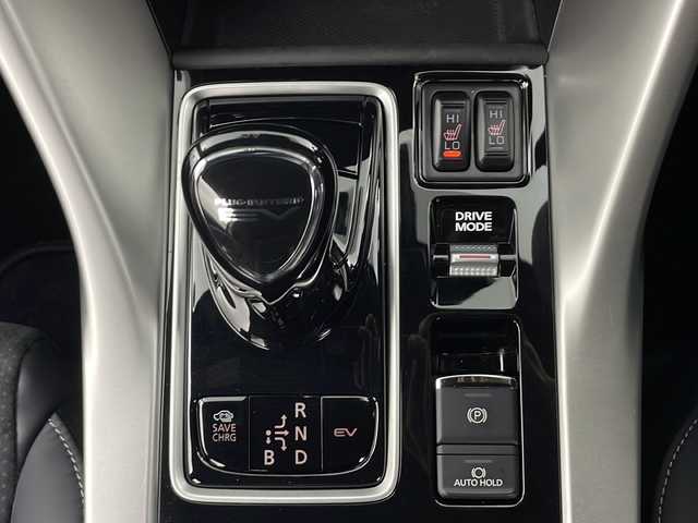 三菱 エクリプス クロス ＰＨＥＶ P 秋田県 2024(令6)年 0.4万km アメジストブラック 4WD/三菱e-Assist/純正メモリナビ/　（AM/FM/BT/TV）/全方位カメラ/パドルシフト/レーダークルーズコントロール/ヘッドアップディスプレイ（HUD）/純正前後ドライブレコーダー/前後コーナーセンサー/電動リアゲート/運転席パワーシート/全席シートヒーター/ステアリングヒーター/プッシュスタート/ETC/LEDヘッドライト/オートライト/スマートキー/スペアキー