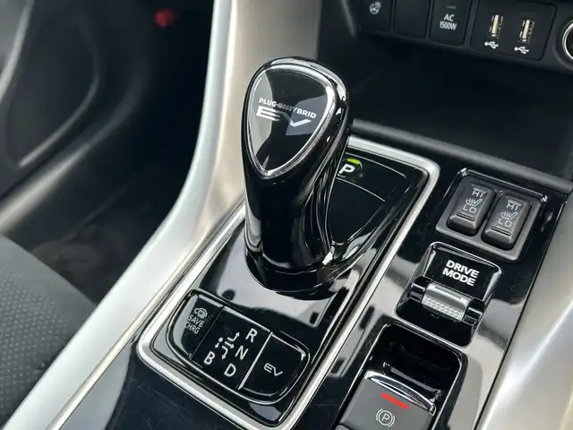 三菱 エクリプス クロス ＰＨＥＶ P 千葉県 2024(令6)年 0.4万km アメジストブラック サンルーフ/4WD/三菱e-Assist/純正メモリナビ/全方位カメラ/パドルシフト/レーダークルーズコントロール/ヘッドアップディスプレイ（HUD）/純正前後ドライブレコーダー/前後コーナーセンサー/電動リアゲート/運転席パワーシート/シートヒーター/ステアリングヒーター/プッシュスタート/ETC/LEDヘッドライト/オートライト/スマートキー/スペアキー