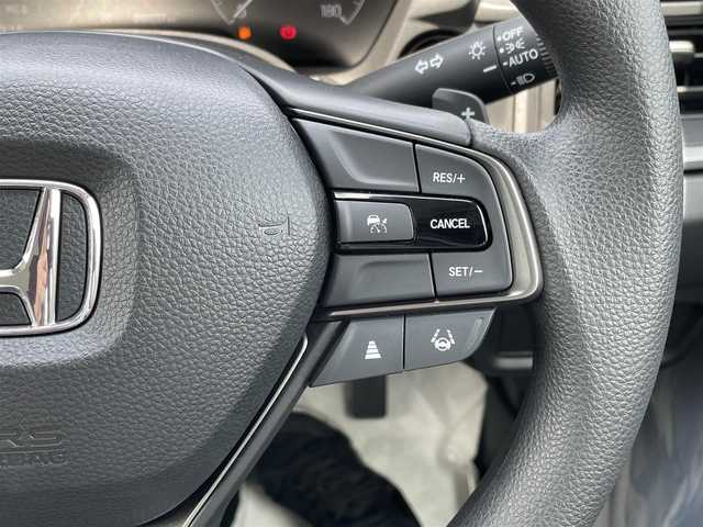 ホンダ ＷＲ－Ｖ X 佐賀県 2025(令7)年 0.1千km プラチナホワイトパール 登録時走行距離42km/純正8インチディスプレイオーディオ/・AM/FM/USB/Bluetooth/・Apple Car Play/Android Auto/バックカメラ/ISOFIX対応/パドルシフト/ステアリングリモコン/純正LEDヘッドライト/・オートマチックハイビーム/新車保証書/記録簿/取扱説明書/スペアキー１本/ホンダセンシング/・アダプティブクルーズコントロール/・衝突被害軽減ブレーキ/・路外逸脱抑制機能/・踏み間違い衝突軽減システム/・パーキングセンサー