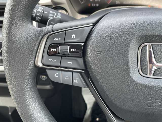 ホンダ ＷＲ－Ｖ X 佐賀県 2025(令7)年 0.1千km プラチナホワイトパール 登録時走行距離42km/純正8インチディスプレイオーディオ/・AM/FM/USB/Bluetooth/・Apple Car Play/Android Auto/バックカメラ/ISOFIX対応/パドルシフト/ステアリングリモコン/純正LEDヘッドライト/・オートマチックハイビーム/新車保証書/記録簿/取扱説明書/スペアキー１本/ホンダセンシング/・アダプティブクルーズコントロール/・衝突被害軽減ブレーキ/・路外逸脱抑制機能/・踏み間違い衝突軽減システム/・パーキングセンサー