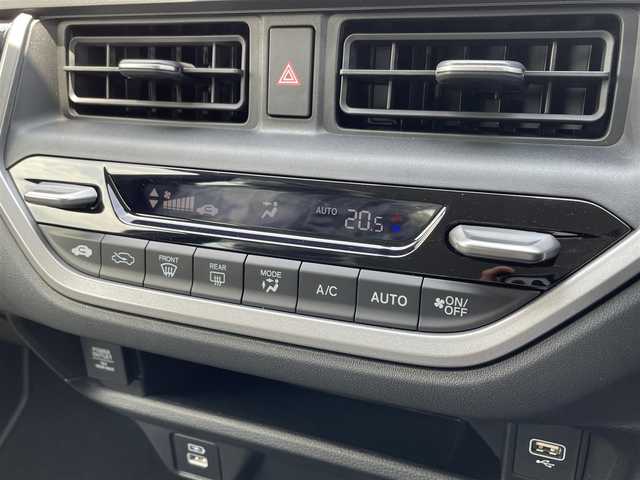 ホンダ ＷＲ－Ｖ X 佐賀県 2025(令7)年 0.1千km プラチナホワイトパール 登録時走行距離42km/純正8インチディスプレイオーディオ/・AM/FM/USB/Bluetooth/・Apple Car Play/Android Auto/バックカメラ/ISOFIX対応/パドルシフト/ステアリングリモコン/純正LEDヘッドライト/・オートマチックハイビーム/新車保証書/記録簿/取扱説明書/スペアキー１本/ホンダセンシング/・アダプティブクルーズコントロール/・衝突被害軽減ブレーキ/・路外逸脱抑制機能/・踏み間違い衝突軽減システム/・パーキングセンサー