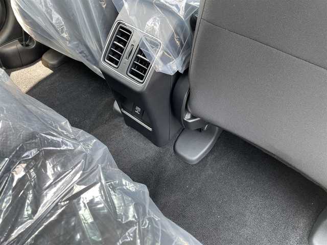 ホンダ ＷＲ－Ｖ X 佐賀県 2025(令7)年 0.1千km プラチナホワイトパール 登録時走行距離42km/純正8インチディスプレイオーディオ/・AM/FM/USB/Bluetooth/・Apple Car Play/Android Auto/バックカメラ/ISOFIX対応/パドルシフト/ステアリングリモコン/純正LEDヘッドライト/・オートマチックハイビーム/新車保証書/記録簿/取扱説明書/スペアキー１本/ホンダセンシング/・アダプティブクルーズコントロール/・衝突被害軽減ブレーキ/・路外逸脱抑制機能/・踏み間違い衝突軽減システム/・パーキングセンサー