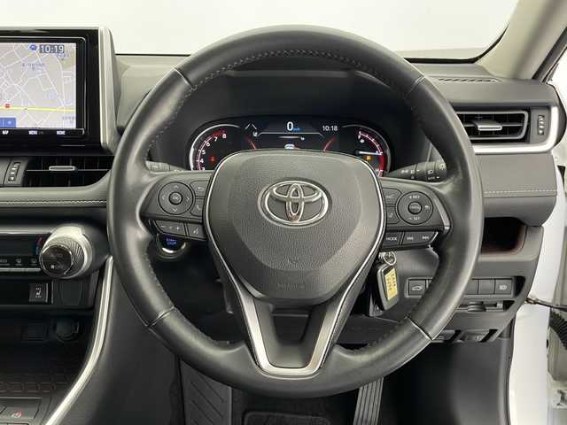 トヨタ ＲＡＶ４ G 長野県 2021(令3)年 1.8万km ホワイトパールクリスタルシャイン ４WD/純正SDナビ（型番：NSZT-Y68T）/（フルセグTV＆CD＆BL＆SD＆FM/AM）/バックカメラ/トヨタセーフティーセンス/LTA/PCS/BSM/RCTA/PKSB/RSA/レーダークルーズコントロール/クリアランスソナー/オートマチックハイビーム /D席パワーシート /前席シートヒーター/D席メモリーシート/デジタルインナーミラー /ステアリングヒーター/パワーバックドア/ETC/ドライブレコーダー（前後）/LEDヘッドライト/オートライト/純正ドアバイザー/18インチアルミホイール/純正マット/スマートキー/スペアキー/プッシュスタート