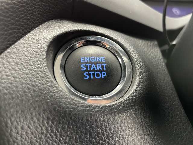 トヨタ ＲＡＶ４ G 長野県 2021(令3)年 1.8万km ホワイトパールクリスタルシャイン ４WD/純正SDナビ（型番：NSZT-Y68T）/（フルセグTV＆CD＆BL＆SD＆FM/AM）/バックカメラ/トヨタセーフティーセンス/LTA/PCS/BSM/RCTA/PKSB/RSA/レーダークルーズコントロール/クリアランスソナー/オートマチックハイビーム /D席パワーシート /前席シートヒーター/D席メモリーシート/デジタルインナーミラー /ステアリングヒーター/パワーバックドア/ETC/ドライブレコーダー（前後）/LEDヘッドライト/オートライト/純正ドアバイザー/18インチアルミホイール/純正マット/スマートキー/スペアキー/プッシュスタート