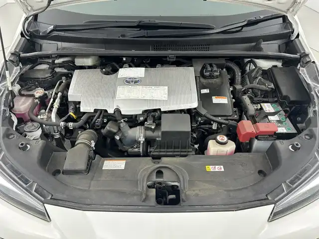 トヨタ プリウス S ツーリングセレクション 愛知県 2020(令2)年 6.1万km スーパーホワイトⅡ 禁煙車/純正7インチナビ/（CD/DVD/Bluetooth/フルセグTV/SD）/バックカメラ/トヨタセーフティセンス/・プリクラッシュセーフティ/・レーンディパーチャーアラート/・レーダークルーズコントロール/・オートマチックハイビーム/・先行車発進お知らせ機能/・ふらつき警報機能/ETC/ドライブレコーダー/シートヒーター/合皮シート/純正17インチアルミホイール/スマートキー/プッシュスタート/純正フロアマット/横滑り防止装置