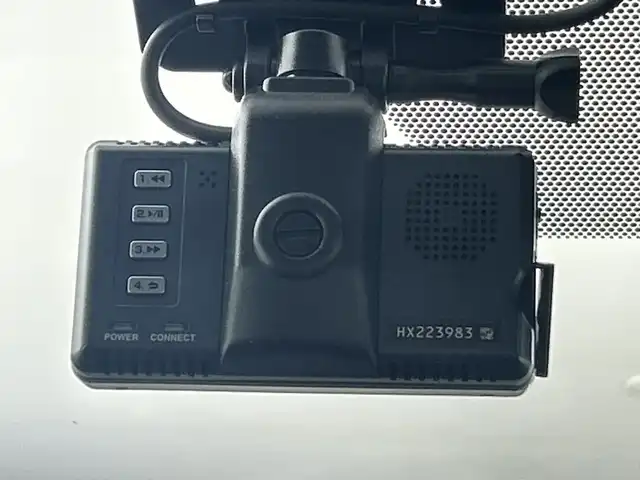 トヨタ プリウス S ツーリングセレクション 愛知県 2020(令2)年 6.1万km スーパーホワイトⅡ 禁煙車/純正7インチナビ/（CD/DVD/Bluetooth/フルセグTV/SD）/バックカメラ/トヨタセーフティセンス/・プリクラッシュセーフティ/・レーンディパーチャーアラート/・レーダークルーズコントロール/・オートマチックハイビーム/・先行車発進お知らせ機能/・ふらつき警報機能/ETC/ドライブレコーダー/シートヒーター/合皮シート/純正17インチアルミホイール/スマートキー/プッシュスタート/純正フロアマット/横滑り防止装置