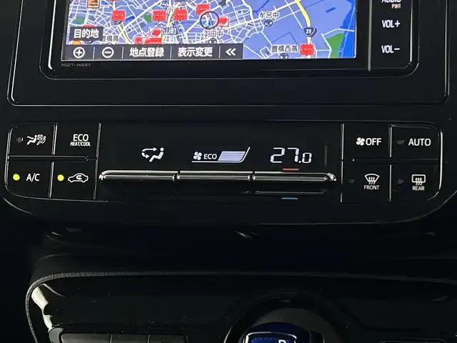 トヨタ プリウス S ツーリングセレクション 愛知県 2020(令2)年 6.1万km スーパーホワイトⅡ 禁煙車/純正7インチナビ/（CD/DVD/Bluetooth/フルセグTV/SD）/バックカメラ/トヨタセーフティセンス/・プリクラッシュセーフティ/・レーンディパーチャーアラート/・レーダークルーズコントロール/・オートマチックハイビーム/・先行車発進お知らせ機能/・ふらつき警報機能/ETC/ドライブレコーダー/シートヒーター/合皮シート/純正17インチアルミホイール/スマートキー/プッシュスタート/純正フロアマット/横滑り防止装置