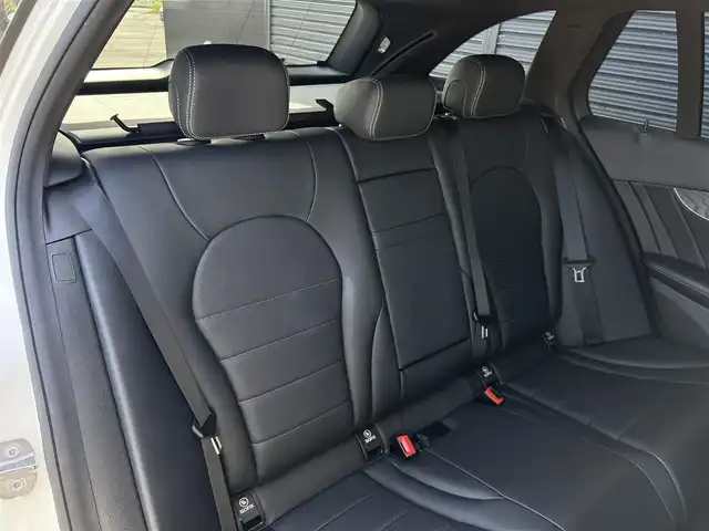 メルセデス・ベンツ Ｃ２２０ｄ ステーションワゴン アバンギャルドAMGライン 茨城県 2018(平30)年 4.2万km ダイヤモンドホワイト 後期型 /RSP /ACC /黒革 /シートヒーター /ナビ /TV/BT/CarPlay /LED /レーンキープアシスト /ブラインドスポットアシスト /パワーテールゲート /M付パワーシート /パドルシフト /ETC2.0 /キーレスゴー /ドラレコ /純正18インチAW /ルーフレール /禁煙車