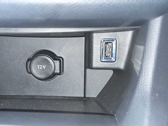 プジョー ３０８ GT ブルーHDi 新潟県 2020(令2)年 4.7万km ネイクルホワイト ワンオーナー/フルLEDヘッドライト/インテリジェントハイビーム/ワイドバックアイカメラ/アクティブクルーズコントロール/フロント＆バックソナー/レーンキープアシスト/7インチタッチスクリーン/・Bluetooth/・AppleCarPlay/・AndroidAuto/ETC/保証書/取扱説明書/スペアキー