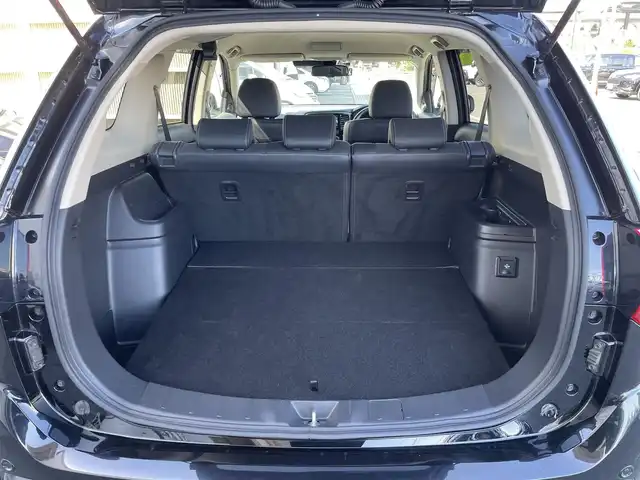 三菱 アウトランダー ＰＨＥＶ G セーフティパッケージ 東京都 2017(平29)年 5.9万km アメジストブラック ４WD車/社外メモリナビ＆フルセグ/・BluetoothAudio/・CD/SD/DVD/FM/AM/ｅアシストシステム　/（予防安全技術）/・衝突被害軽減ブレーキ/・車線逸脱警報/・レーダークルーズコントロール/・オートマチックハイビーム/ブラック合皮スエード調コンビシート/・D席パワーシート/・シートヒーター/アラウンドビューモニター /OP装備/・パーキングセンサー /・誤発進抑制機能 /・後側方車両検知警報 /・後退時車両検知警報 /LEDヘッドライト /ステアリングヒーター/プッシュエンジンスタート/保証書＆取説