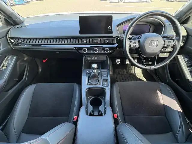 ホンダ シビック EX 大分県 2021(令3)年 5.5万km プラチナホワイトパール ・ナビ(BT/USB/apple)/・純正リアスポイラー/・無限マフラー/・BOSE/・バックカメラ/・フルセグテレビ/・ホンダセンシング/・ブラインドスポットモニター/・コーナーセンサー/・レーダークルーズコントロール/・パワーシート/・シートヒーター/・ETC 2.0/・ブレーキホールド/・置くだけ充電/・ドライブレコーダー/・スマートキー/・プッシュスタート