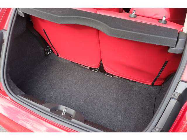 フィアット ５００ 1．2 ポップ 大分県 2019(平31)年 5.4万km パソドプレレッド 保証書　/取扱説明書　/純正ディスプレイオーディオ　/ＡｐｐｌｅＣａｒＰｌａｙ　/Ｂｌｕｅｔｏｏｔｈ　/ＵＳＢ　/赤革シートカバー　/ハロゲンライト　/リアフォグ　/社外フロアマット　/ＥＴＣ　