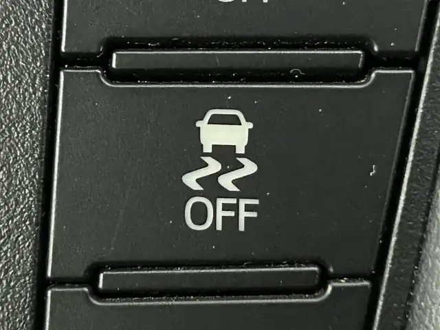 トヨタ アルファード S Cパッケージ 道央・札幌 2016(平28)年 7.1万km ラグジュアリーホワイトパールクリスタルシャインガラスフレーク ・４WD/・寒冷地仕様/・モデリスタエアロ/・モデリスタグリル/・純正SDナビ/　CD／DVD／Bluetooth／フルセグ/・純正フリップダウンモニター/・純正ビルトインETC/・社外前後ドライブレコーダー/・純正エンジンスターター/・両側パワースライドドア/・電動リアゲート/・クルーズコントロール/・アイドリングストップ/・横滑り防止装置/・ステアリングヒーター/・前後コーナーセンサー/・オートブレーキホールド/・パワーシート/・運転席シートメモリー/・自動防眩ミラー/・LEDヘッドライト/・フォグライト/・スマートキー/・プッシュスタート