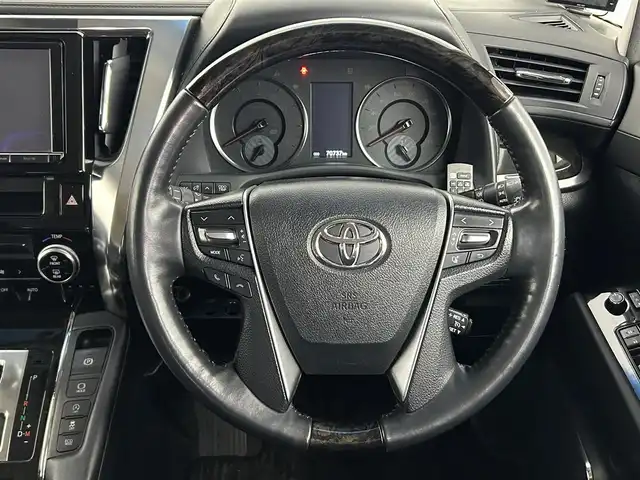 トヨタ アルファード S Cパッケージ 道央・札幌 2016(平28)年 7.1万km ラグジュアリーホワイトパールクリスタルシャインガラスフレーク ・４WD/・寒冷地仕様/・モデリスタエアロ/・モデリスタグリル/・純正SDナビ/　CD／DVD／Bluetooth／フルセグ/・純正フリップダウンモニター/・純正ビルトインETC/・社外前後ドライブレコーダー/・純正エンジンスターター/・両側パワースライドドア/・電動リアゲート/・クルーズコントロール/・アイドリングストップ/・横滑り防止装置/・ステアリングヒーター/・前後コーナーセンサー/・オートブレーキホールド/・パワーシート/・運転席シートメモリー/・自動防眩ミラー/・LEDヘッドライト/・フォグライト/・スマートキー/・プッシュスタート