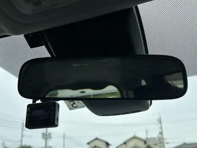 トヨタ ヴォクシー ZS 煌 岡山県 2016(平28)年 5.6万km ホワイトパールクリスタルシャイン 純正ＳＤナビ/フルセグＴＶ/CD／DVD／SD再生/Bluetooth接続/バックカメラ/ETC/両側パワースライドドア/レーンキープアシスト/衝突軽減ブレーキ/オートハイビーム/前後ドライブレコーダー/アイドリングストップ/コーナーセンサー/電動格納ウインカーミラー/プッシュスタート/ドアバイザー/ISOFIX/LEDヘッドライト