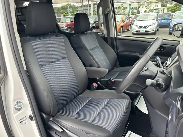 トヨタ ヴォクシー ZS 煌 岡山県 2016(平28)年 5.6万km ホワイトパールクリスタルシャイン 純正ＳＤナビ/フルセグＴＶ/CD／DVD／SD再生/Bluetooth接続/バックカメラ/ETC/両側パワースライドドア/レーンキープアシスト/衝突軽減ブレーキ/オートハイビーム/前後ドライブレコーダー/アイドリングストップ/コーナーセンサー/電動格納ウインカーミラー/プッシュスタート/ドアバイザー/ISOFIX/LEDヘッドライト