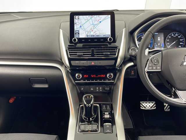 三菱 エクリプス クロス ＰＨＥＶ P 秋田県 2024(令6)年 0.3万km ホワイトダイヤモンド 4WD/サンルーフ/純正ナビ/（AM/FM/BT/TV）/全方位カメラ/前後ドライブレコーダー/前後コーナーセンサー/電動パーキングブレーキ/オートホールド/ハーフレザーシート/全席シートヒーター/ステアリングヒーター/パワーバックドア/AC1500W/パドルシフト/マイパイロット/衝突被害軽減ブレーキ/レーンキープアシスト/レーダークルーズコントロール/ETC/純正18インチアルミホイール