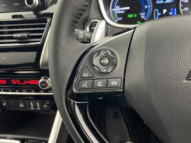 三菱 エクリプス クロス ＰＨＥＶ P 秋田県 2024(令6)年 0.3万km ホワイトダイヤモンド 4WD/サンルーフ/純正ナビ/（AM/FM/BT/TV）/全方位カメラ/前後ドライブレコーダー/前後コーナーセンサー/電動パーキングブレーキ/オートホールド/ハーフレザーシート/全席シートヒーター/ステアリングヒーター/パワーバックドア/AC1500W/パドルシフト/マイパイロット/衝突被害軽減ブレーキ/レーンキープアシスト/レーダークルーズコントロール/ETC/純正18インチアルミホイール
