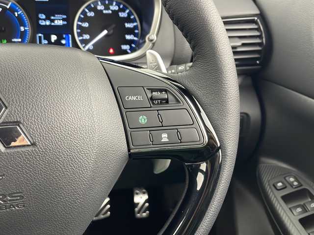 三菱 エクリプス クロス ＰＨＥＶ P 秋田県 2024(令6)年 0.3万km ホワイトダイヤモンド 4WD/サンルーフ/純正ナビ/（AM/FM/BT/TV）/全方位カメラ/前後ドライブレコーダー/前後コーナーセンサー/電動パーキングブレーキ/オートホールド/ハーフレザーシート/全席シートヒーター/ステアリングヒーター/パワーバックドア/AC1500W/パドルシフト/マイパイロット/衝突被害軽減ブレーキ/レーンキープアシスト/レーダークルーズコントロール/ETC/純正18インチアルミホイール