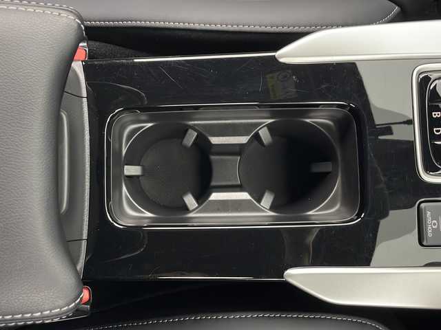 三菱 エクリプス クロス ＰＨＥＶ P 秋田県 2024(令6)年 0.3万km ホワイトダイヤモンド 4WD/サンルーフ/純正ナビ/（AM/FM/BT/TV）/全方位カメラ/前後ドライブレコーダー/前後コーナーセンサー/電動パーキングブレーキ/オートホールド/ハーフレザーシート/全席シートヒーター/ステアリングヒーター/パワーバックドア/AC1500W/パドルシフト/マイパイロット/衝突被害軽減ブレーキ/レーンキープアシスト/レーダークルーズコントロール/ETC/純正18インチアルミホイール