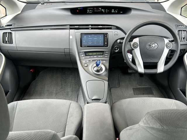 トヨタ プリウス S 静岡県 2010(平22)年 8万km シルバーM 社外ナビ/・Bluetooth/・DVD/・フルセグTV/主要装備/・バックカメラ/・ETC/・プッシュスタート/・オートライト/・横滑り防止/・社外アルミホイール/・パワーウィンドウ/・パワーステアリング