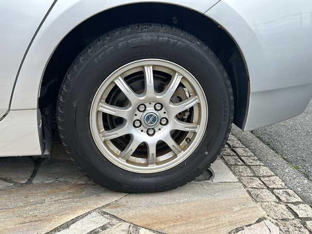 トヨタ プリウス S 静岡県 2010(平22)年 8万km シルバーM 社外ナビ/・Bluetooth/・DVD/・フルセグTV/主要装備/・バックカメラ/・ETC/・プッシュスタート/・オートライト/・横滑り防止/・社外アルミホイール/・パワーウィンドウ/・パワーステアリング