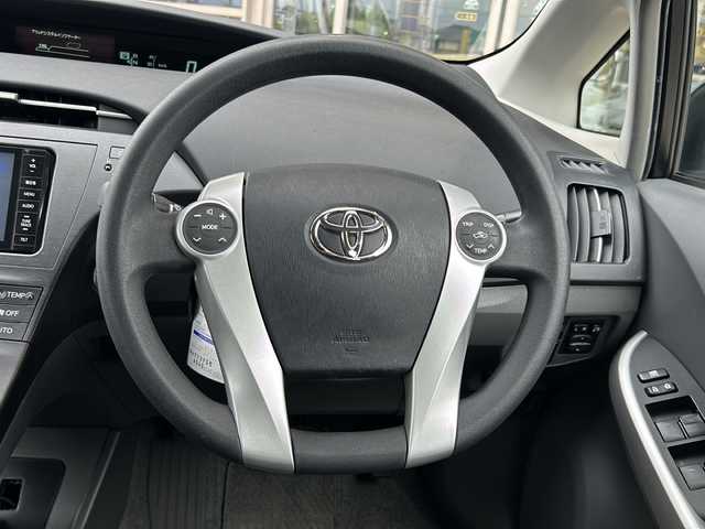 トヨタ プリウス S 静岡県 2010(平22)年 8万km シルバーM 社外ナビ/・Bluetooth/・DVD/・フルセグTV/主要装備/・バックカメラ/・ETC/・プッシュスタート/・オートライト/・横滑り防止/・社外アルミホイール/・パワーウィンドウ/・パワーステアリング