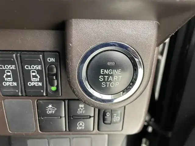 トヨタ ルーミー G S 埼玉県 2018(平30)年 3.5万km ブラックマイカメタリック 純正ナビ/(Bluetooth/CD/AUX/AM/FM)/地デジワンセグ/バックカメラ/前後ドライブレコーダー/デジタルインナーミラー/ETC/クルーズコントロール/衝突軽減ブレーキ/両側パワースライドドア/プッシュスタート/ステアリングリモコン/アイドリングストップ/電動格納ミラー/ウィンカーミラー/フロントフォグランプ/純正フロアマット/純正ドアバイザー