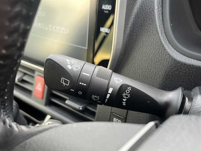 トヨタ ヴォクシー ZS 煌 徳島県 2018(平30)年 8.9万km ホワイトパールクリスタルシャイン ワンオーナー/純正ナビ/Bluetooth/バックカメラ/フリップダウンモニター/両側パワースライドドア/セーフティセンス/・プリクラッシュセーフティシステム/・レーンディパーチャーアラート/・オートマチックハイビーム/・先行車発進告知機能/クルーズコントロール/LEDヘッドライト/純正16インチAW/純正ビルトインETC2.0/革巻きステアリングホイール/左右独立温度調整オートエアコン/リアオートエアコン/サンシェード/横滑り防止装置/盗難防止装置/スマートエントリー/プッシュスタートシステム/純正フロアマット/登録時走行距離：88485km