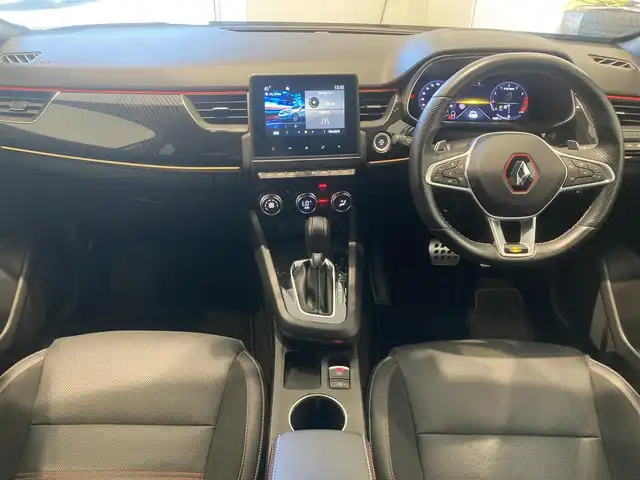 ルノー ルノー アルカナ RSライン マイルドハイブリッド 熊本県 2022(令4)年 1.7万km 白 ・スマートキー/・プッシュスタート/・アクティブブレーキ/・車間距離警告/・標識認識/・レーンキープアシスト/・ブラインドスポットモニター/・前後パークアシスト/・サイドパークアシスト/・リアクロストラフィックアラート/・クルーズコントロール(追従式)/・ハーフレザーシート/・前席パワーシート/・前席シートイーター/・ハンドルヒーター /・純正ディスプレイオーディオ/　【Bluetooth・USB・AppleCarPlay・AndroidAuto】/・全方位カメラ/・ETC/・ドライブレコーダー(前方録画)/・LEDヘッドランプ/・純正マット/・保証書/取説