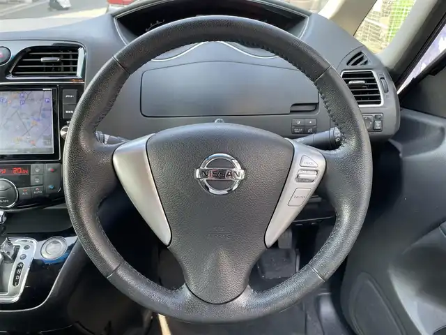 日産 セレナ HWS S HV Vセレ +Sefty Aセーフ 滋賀県 2015(平27)年 8.9万km ダイヤモンドブラック 純正9インチナビ/(CD/DVD/フルセグ/Bluetooth)/アラウンドビューモニター/フリップダウンモニター/両側電動/アイドリングストップ/ETC/LEDヘッドライト/オートライト