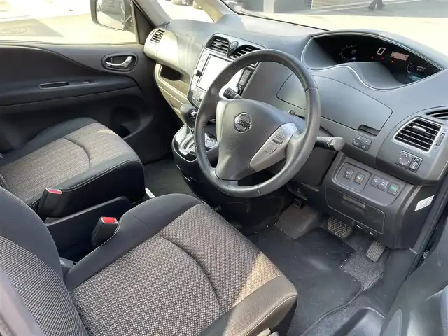 日産 セレナ HWS S HV Vセレ +Sefty Aセーフ 滋賀県 2015(平27)年 8.9万km ダイヤモンドブラック 純正9インチナビ/(CD/DVD/フルセグ/Bluetooth)/アラウンドビューモニター/フリップダウンモニター/両側電動/アイドリングストップ/ETC/LEDヘッドライト/オートライト