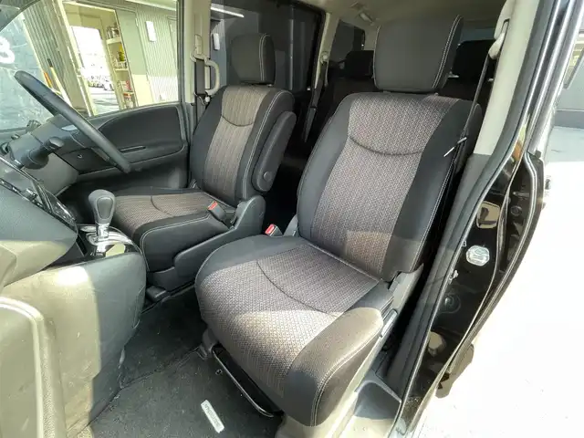 日産 セレナ HWS S HV Vセレ +Sefty Aセーフ 滋賀県 2015(平27)年 8.9万km ダイヤモンドブラック 純正9インチナビ/(CD/DVD/フルセグ/Bluetooth)/アラウンドビューモニター/フリップダウンモニター/両側電動/アイドリングストップ/ETC/LEDヘッドライト/オートライト