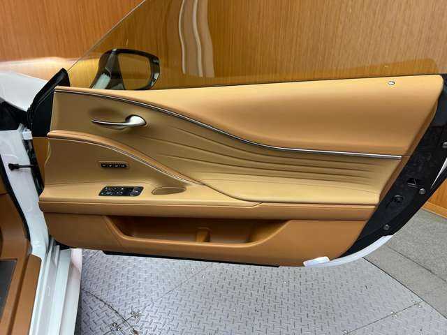 レクサス ＬＣ 500 コンバーチブル 千葉県 2020(令2)年 4万km ホワイトノーヴァガラスフレーク ACC　/オーカー革シート　/ナビ　/TV　/Bカメラ　/Bluetooth接続　/シートH　/ベンチレーション　/純正OP21インチAW　/3眼LEDライト　/ネックヒーター/衝突軽減B　/LKA　/BSM　/オートハイビーム　/ETC　/ドラレコ