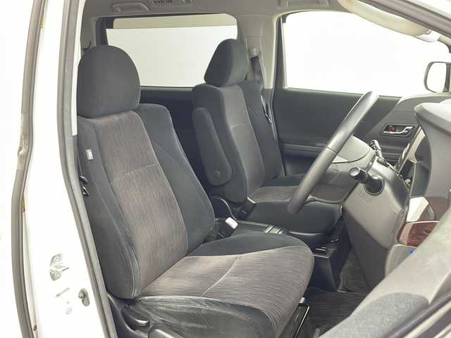 トヨタ ヴェルファイア 2．4Z 兵庫県 2012(平24)年 10.6万km ホワイトパールクリスタルシャイン ・純正ナビ/CD/DVD/MSV/BT/TV/・バックカメラ/・前方ドライブレコーダー/・左右独立エアコン/・MTモード付AT/・ビルトインETC/・革巻ステアリング/・ステアリングスイッチ/・nanoe/・クリアランスソナー/・両側パワースライドドア/・トランクイージークローザー/・オールオートパワーウィンドウ/・横滑り防止装置/・ウインカーミラー/・プッシュスタート/・後席エアコン/・HIDヘッドライト/・フォグランプ/・電動格納ミラー/・スマートキー/・スペアキー/・純正フロアマット/・純正アルミホイール/・取扱説明書/・保証書