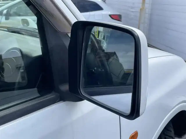 マツダ ＡＺ オフロード XC 埼玉県 2010(平22)年 8.1万km スペリアホワイト 社外ナビ/４ＷＤ/リモコンキー/ホワイトレタータイヤ