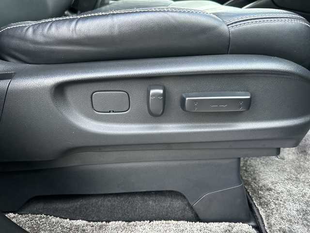 ホンダ オデッセイ アブソルート EX 長野県 2015(平27)年 13.8万km プレミアムヴィーナスブラックP (株)IDOMが運営する【じしゃロン長野店】の自社ローン対象車両になります。こちらは現金ご利用時の価格です。/自社ローンご希望の方は別途その旨お申付け下さい。/運転席、助手席シートヒーター/純正メーカーオプションナビ（ＤＶＤ，ＣＤ）　/ビルトインＥＴＣ/両側パワースライドドア/自ブレ/パドルシフト/クルーズコントロール/純正フリップダウンモニター/ドラレコ前のみ/プッシュスタート/ブラインドスポットモニター