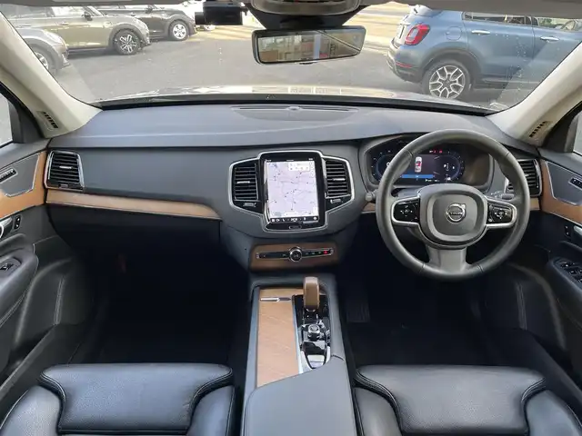 ボルボ ボルボ ＸＣ９０ プラスB5 AWD 山梨県 2022(令4)年 2.4万km シルバー Ｐサンルーフ　/Ｇｏｏｇｌｅナビ　/全周囲Ｃ　/カープレイ　/ＡＣＣ　/ＢＳＡ　/ＬＫＡ　/パイロットＡ　/黒革　/４Ｚシートヒーター　/Ｐシート　/ＬＥＤ　/ＡＨビーム　/デジタルインナーＭ　/Ｐバックドア　/保証書　/スペアＫ